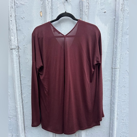 Vince Oxblood light knit long sleeve, size M - Picture 4 of 9